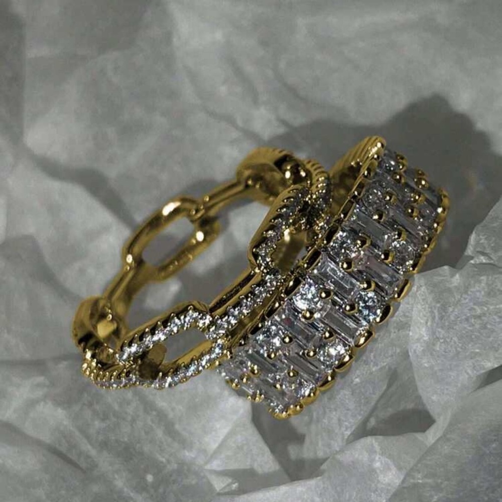 Elegant Gold and Silver Women's Ring